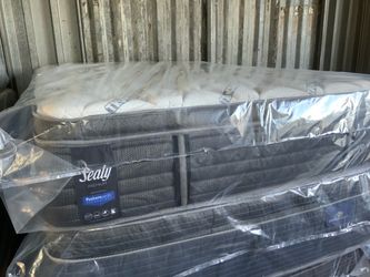 Brand new pillow top king size mattress