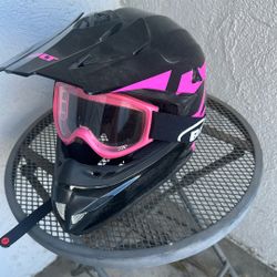 Youth XL Riding Helmet With Goggles 