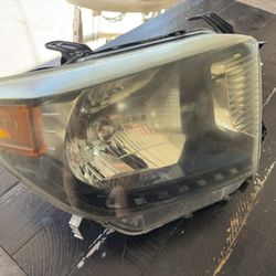 TRD Tundra Passenger Headlight 