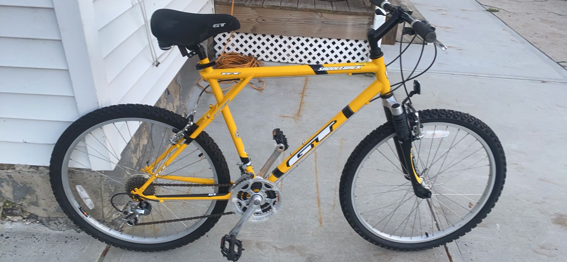 GT TRIPLE TRIANGLE SADDLEBACK Frame 20 inches Wheels 26