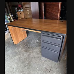 Desk 60x28 29 High Thank For Looking My Post See My other Items  Delivery For $20 In Fresno 