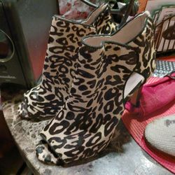 Gorgeous Sz8 Real Cow Hide Fur Name Brand Shoes Paid 189 Sell 10 Firm