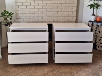DRESSERS