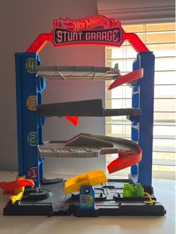 Hot wheels garage