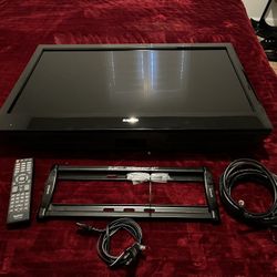 Plug & Play 32” Flat Screen TV, Wall Mount, Coaxial Cable 
