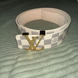 Louis Vuitton Belt for Sale in Orland Park, IL - OfferUp