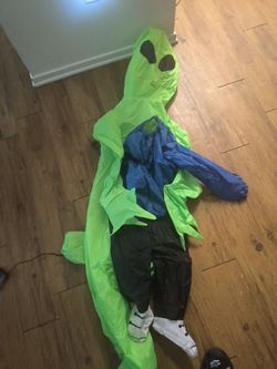Look at Description Title: Halloween Inflatable Decoration – Used Once – $25