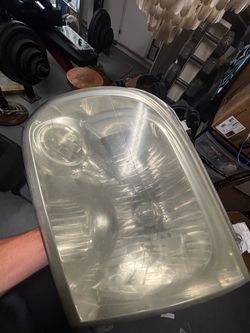 Headlights off of 2005 tundra