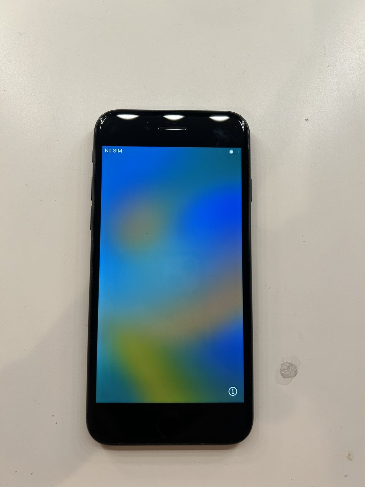 Unlocked Apple iPhone 8 64GB Black-Minor Scratch-Excellent Condition