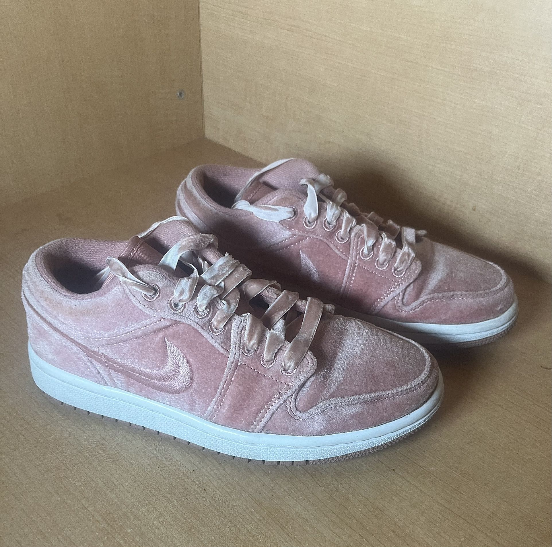 Size Air Jordan SE Low Pink Velvet W
