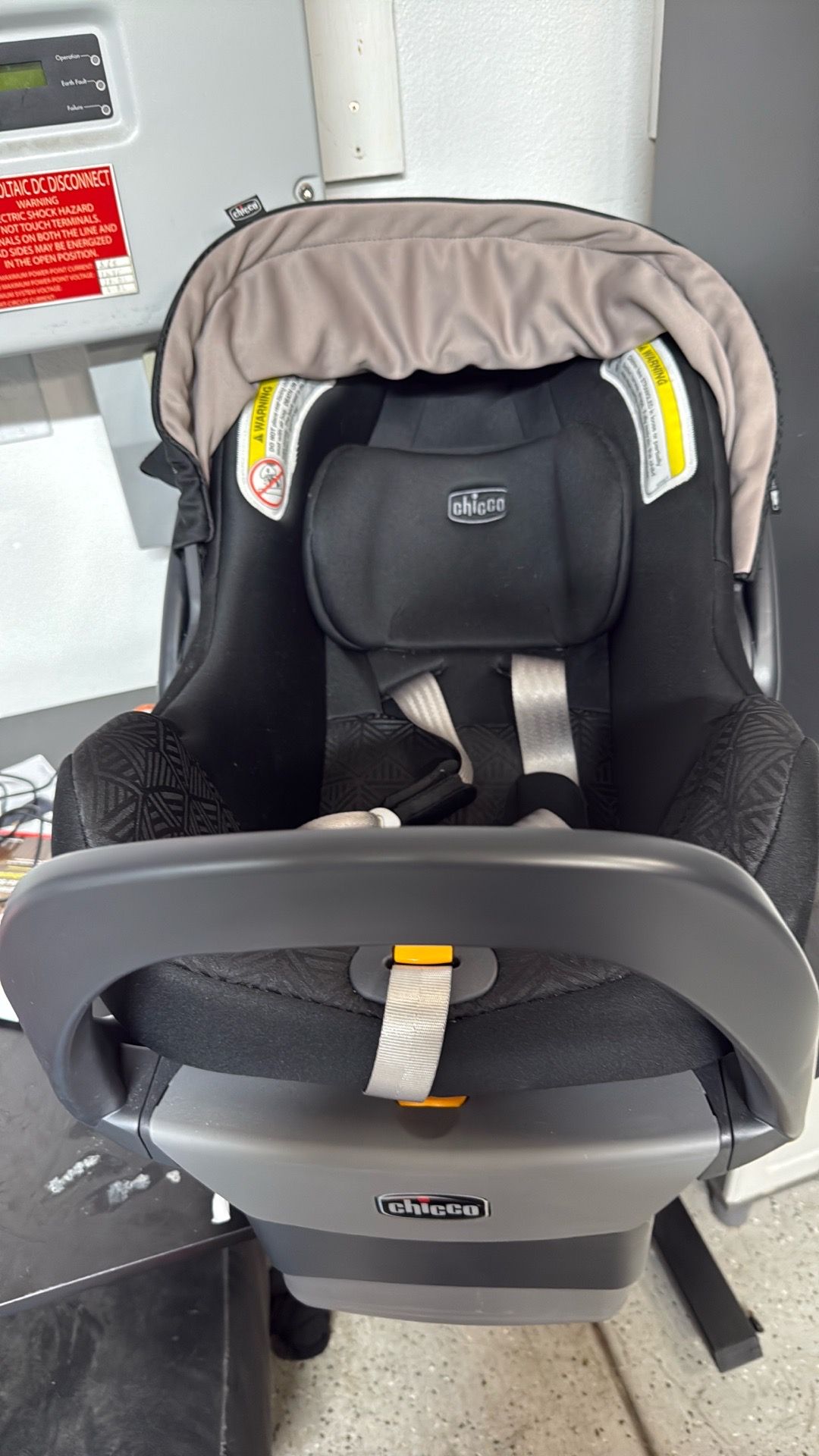 Chico rear facing car seat for Infants