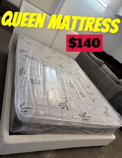 Queen size pillow top mattress