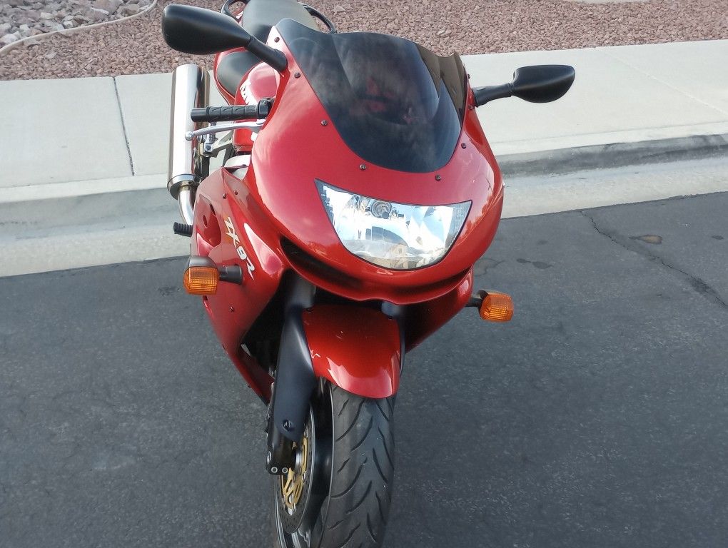 1998 Kawasaki Zx9r Ninja 900 Zx-9r for Sale in Henderson, NV - OfferUp