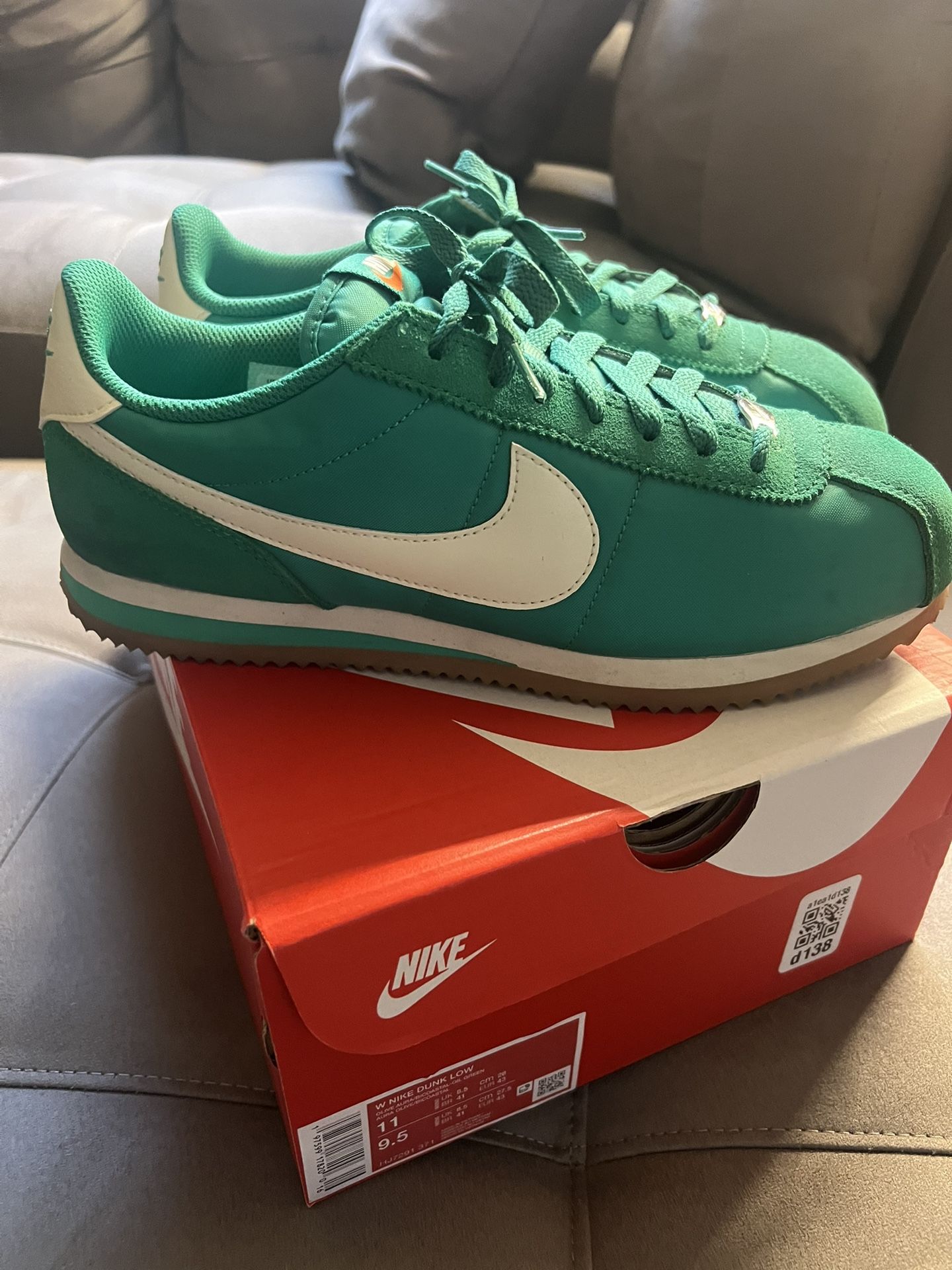 Women Nike Cortez Size 11