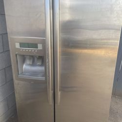 Whirlpool Gold Refrigerator 