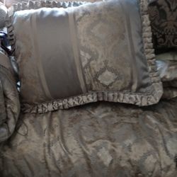 King Size Victorian Comfortors