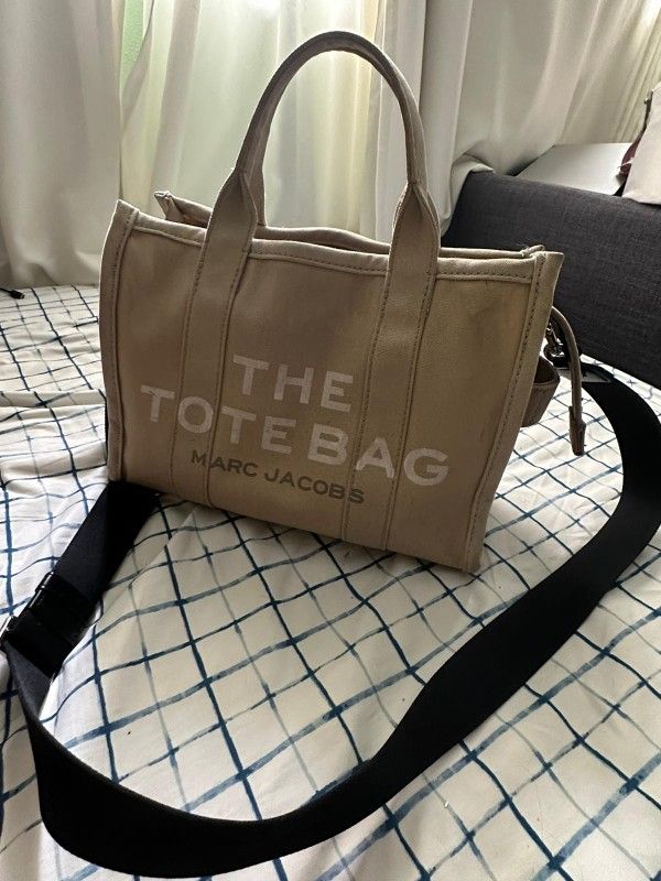 Marc Jacobs The Tote Bag Medium Beige (Used)