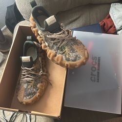 Crocs Pollex Juniper Size 8 Fits Like 9