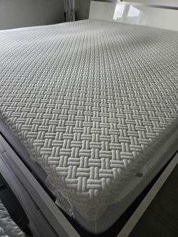 Plush Top King Size Mattress with Foundation