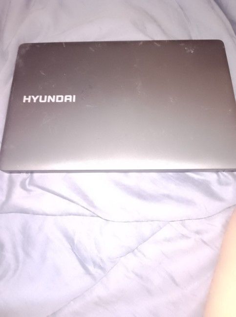 Hyundai Laptop