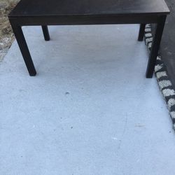 Very Good Condition Dinner Table