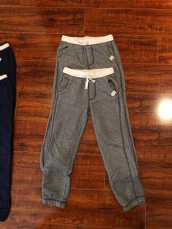 Carters boys sweat pants size: 7 and 8