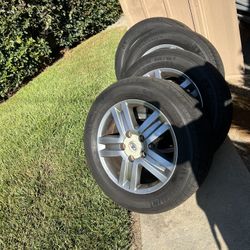 275/55R20 Michelin Tires With Wheels Like 90 Percent Life 
