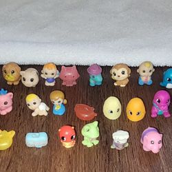Lot of Shopkin Style Toys/Figurines 