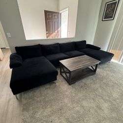 Black Sectional Couch 