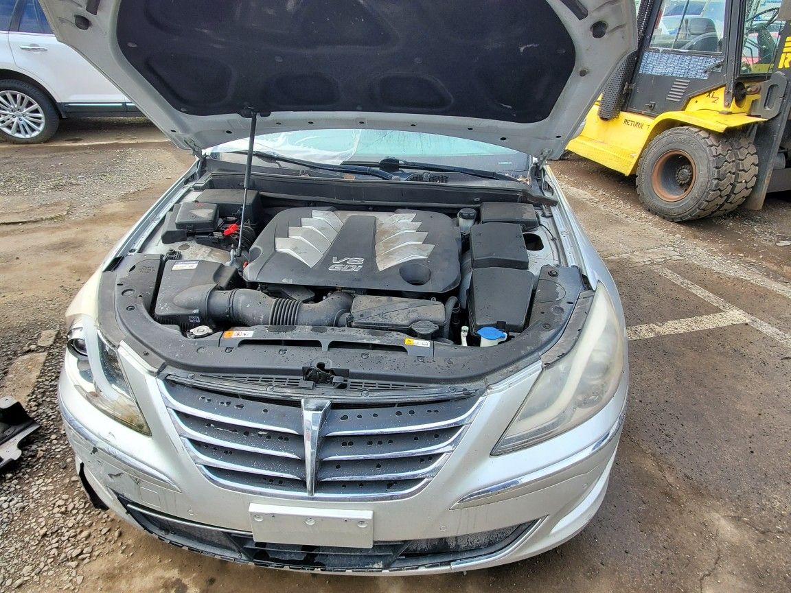 2013 Hyundai Genesis