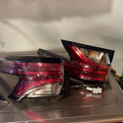 2022 Sienna XLE Tail Lights 