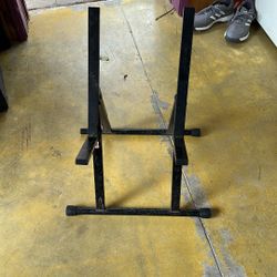 Amplifier stand