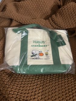New Starbucks + peanuts snoopy fall release 2026 tote with zipper