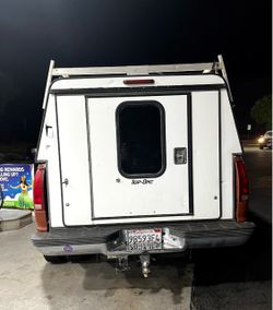 Aluminum camper shell for 8foot truck bed