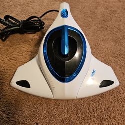 UV sanitizing hand vac