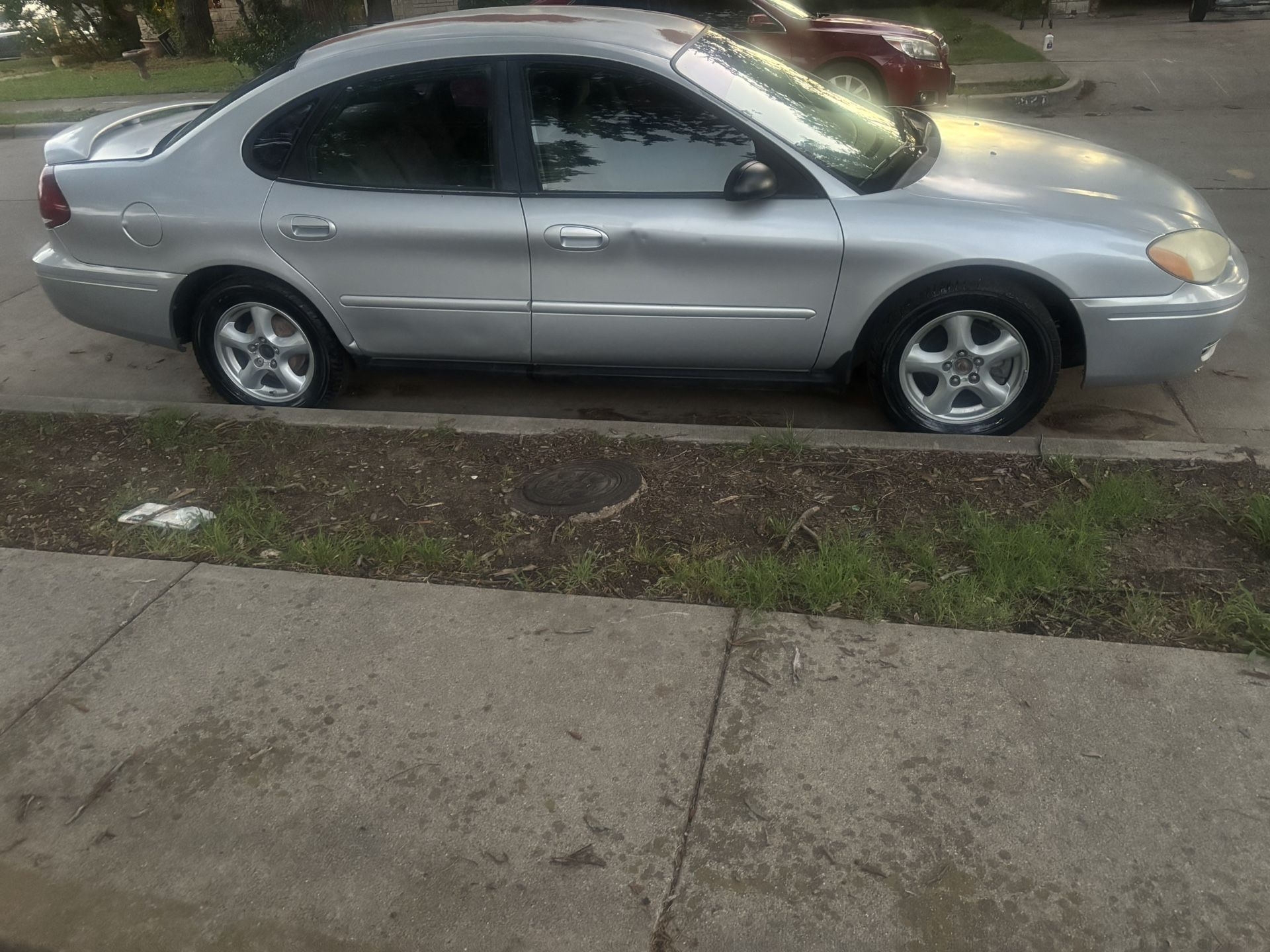 2004 Ford Taurus