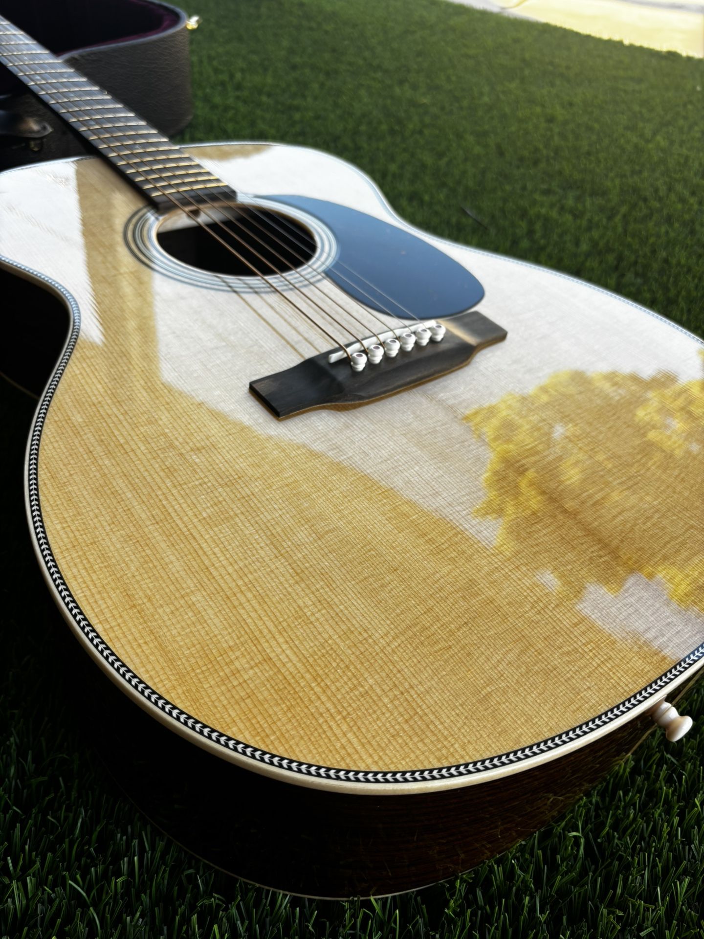Martin guitar 00028 Modern Deluxe