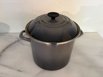Le Creuset 10 Qt Stock Pot with Lid