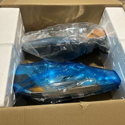 2004-2005 Toyota Sienna Headlights 