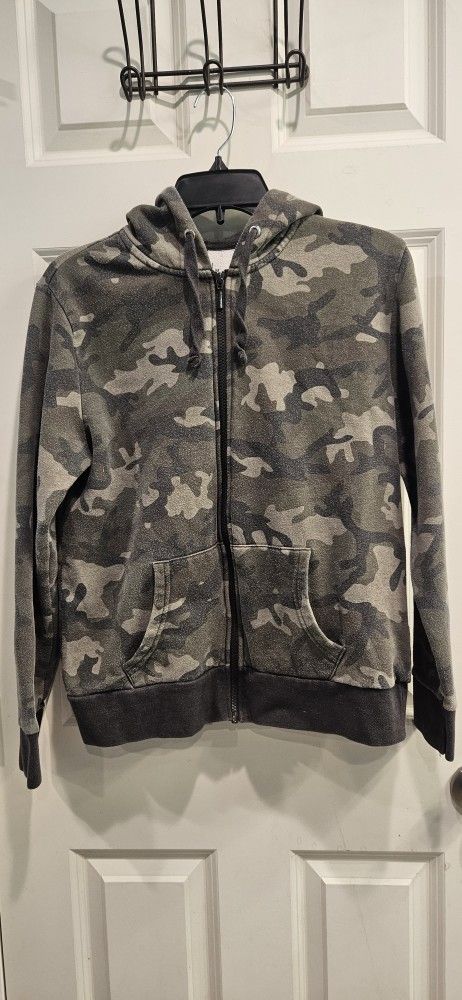 Size M zip up Camoflauge Jacket