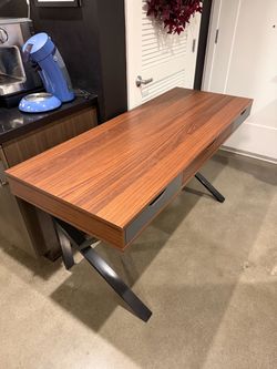 Wooden Office Desk (excellent condition)