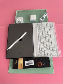 Apple IPad 8th Generation (10.2” Retina /Latest iOS 26/ 2020 model) 32GB with stylus pen, keyboard & Accessories