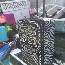 Nice Large Suitcase On Wheels With Handle Only $30 Firm