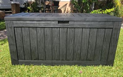 Deck box