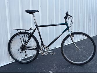 Vintage Retro Trek Hybrid Commuter Bike