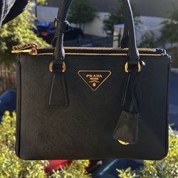 Prada - Medium Prada Galleria Saffiano leather bag