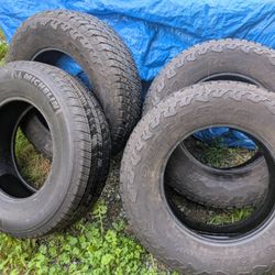 (5 ) 245/75/17  Barely Used Tires