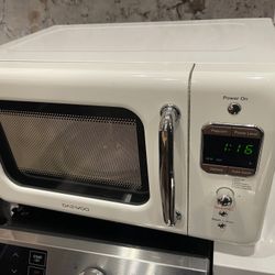 Retro Countertop Microwave Oven 