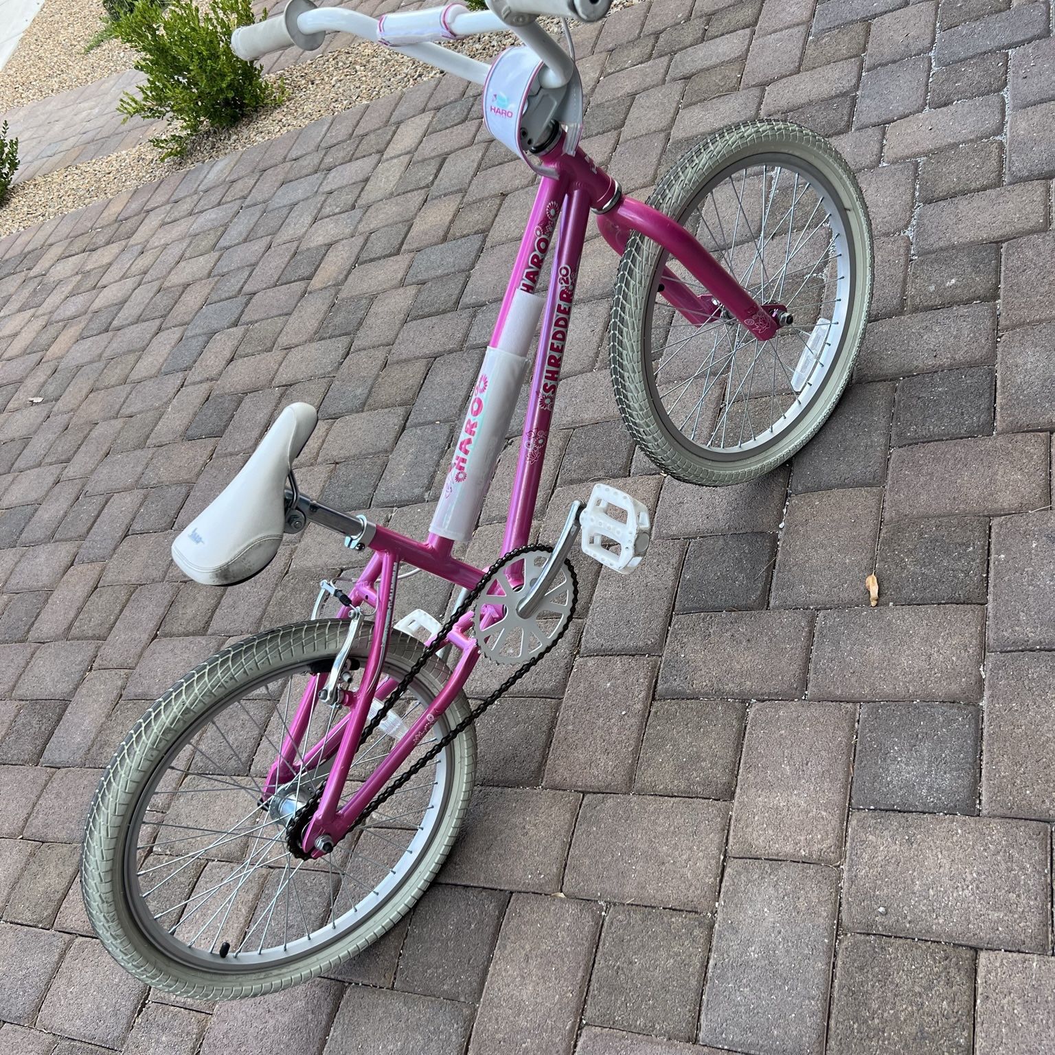 Pink Haro Shredder 20” BMX Bike for Sale in Las Vegas, NV - OfferUp