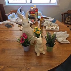 2 Piece Ceramic Bunny And Flower Set